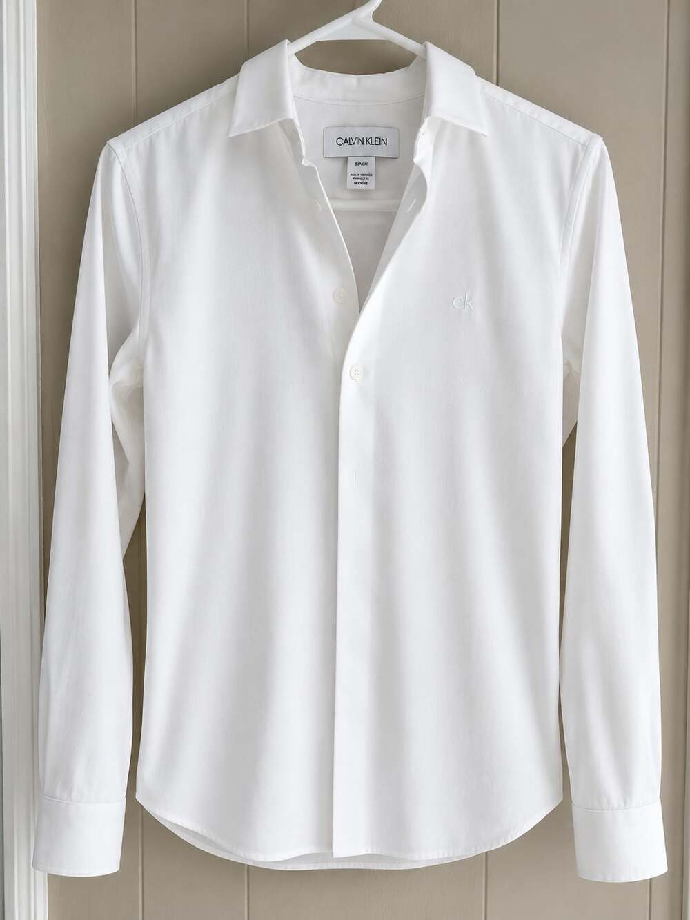 Calvin Klein Men's Long-Sleeve Solid Button-Down Dress Shirt